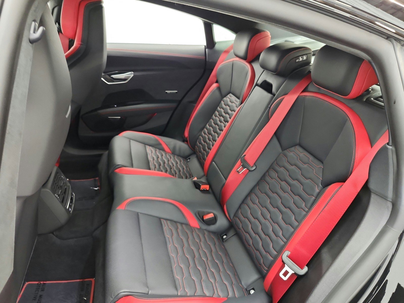 Used 2023 Audi RS e-tron GT image 19