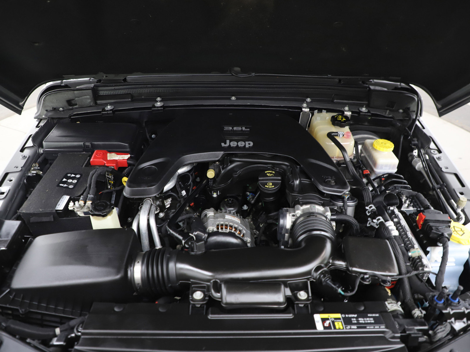 Used 2020 Jeep Wrangler Sport image 27