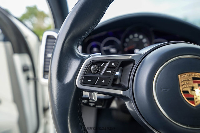 Used 2020 Porsche Cayenne AWD/4WD image 24