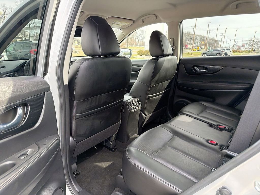 Used 2018 Nissan Rogue SL AWD/4WD image 12