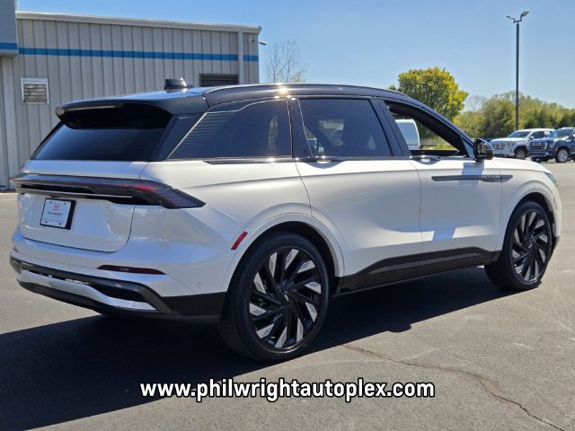 Used 2024 Lincoln Nautilus Reserve w/ Equipment Group 203A AWD/4WD image 3