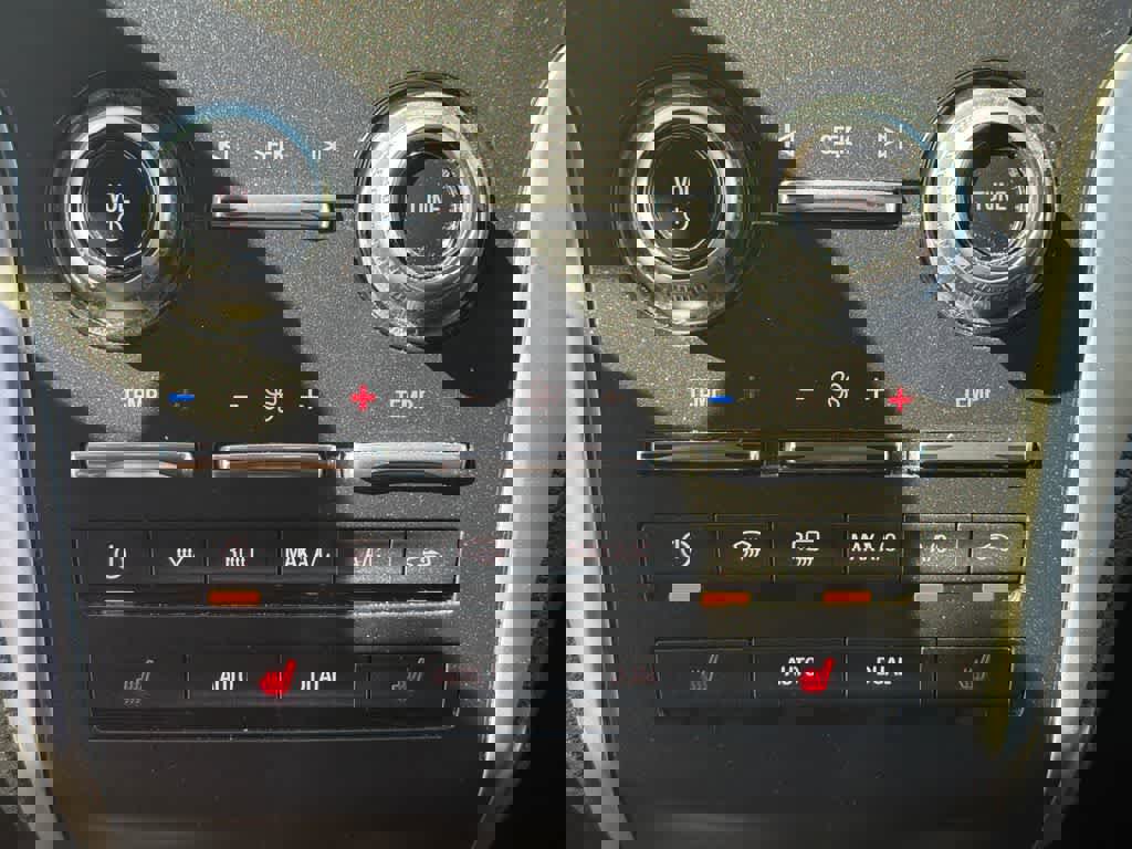 Used 2017 Lincoln MKC Premiere image 29