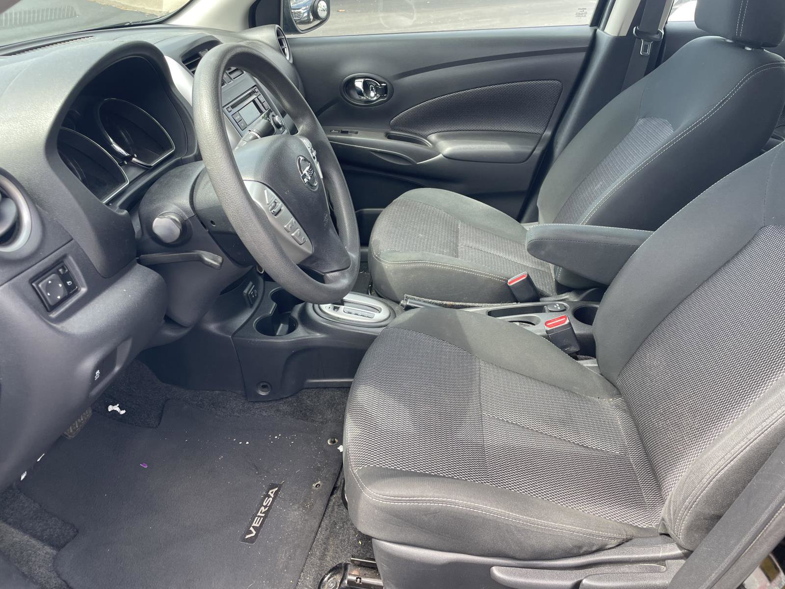 Used 2018 Nissan Versa SV FWD image 5