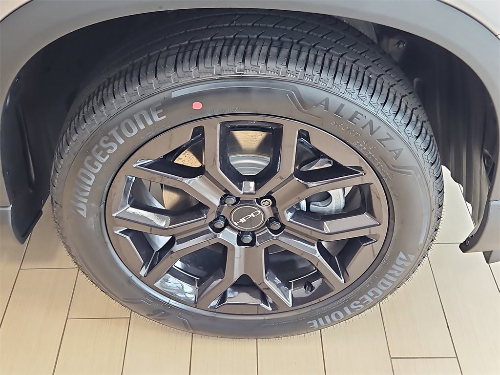 New 2025 Honda Pilot Touring image 3