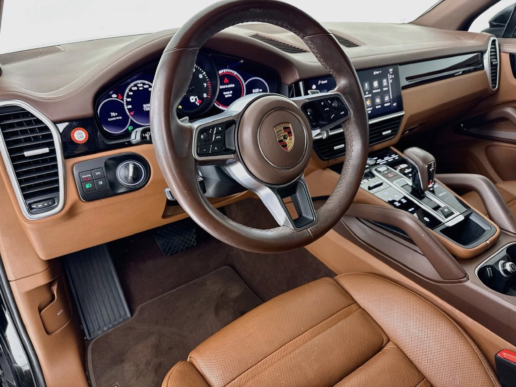 Certified 2023 Porsche Cayenne AWD/4WD image 4