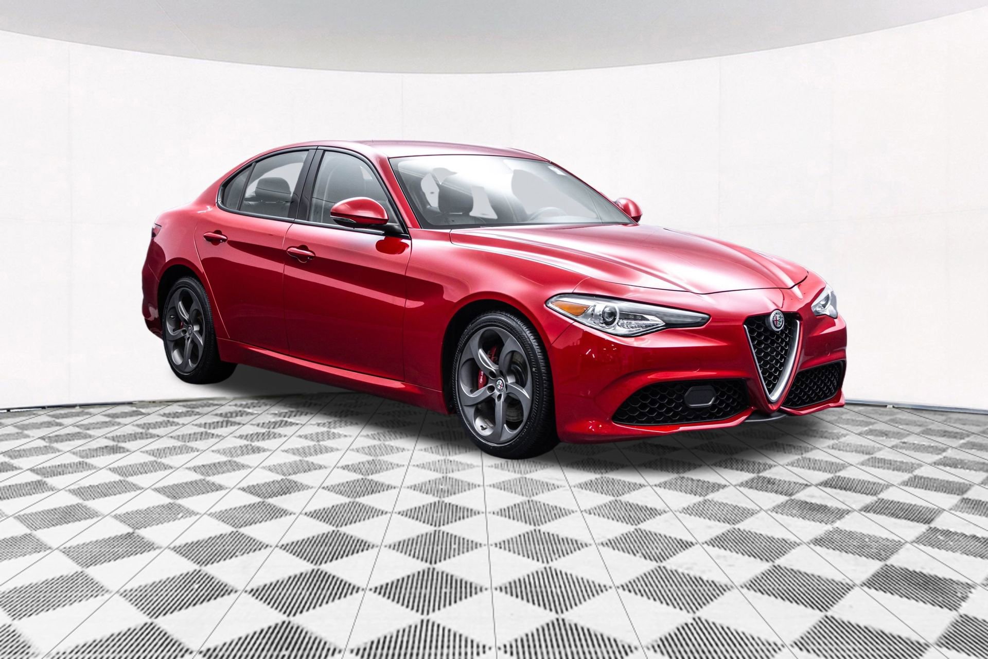 Used 2017 Alfa Romeo Giulia AWD w/ Sport Appearance Package image 15