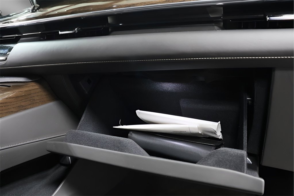 Used 2024 Cadillac Escalade ESV Sport Platinum w/ LPO, ONYX Package image 36