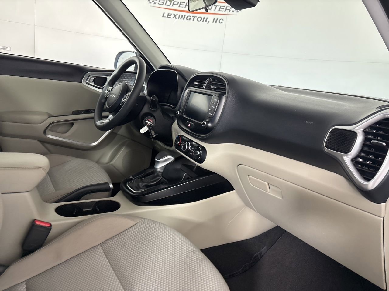 Used 2025 Kia Soul LX image 28