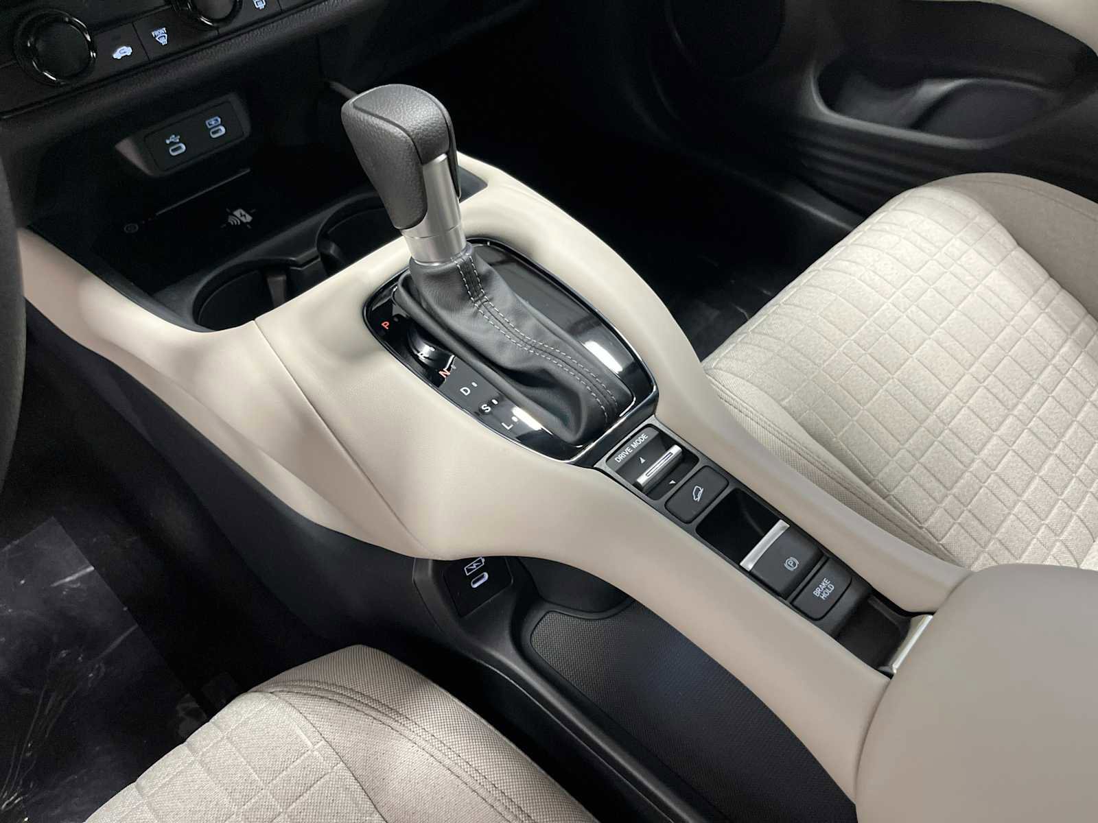 New 2026 Honda HR-V LX image 18