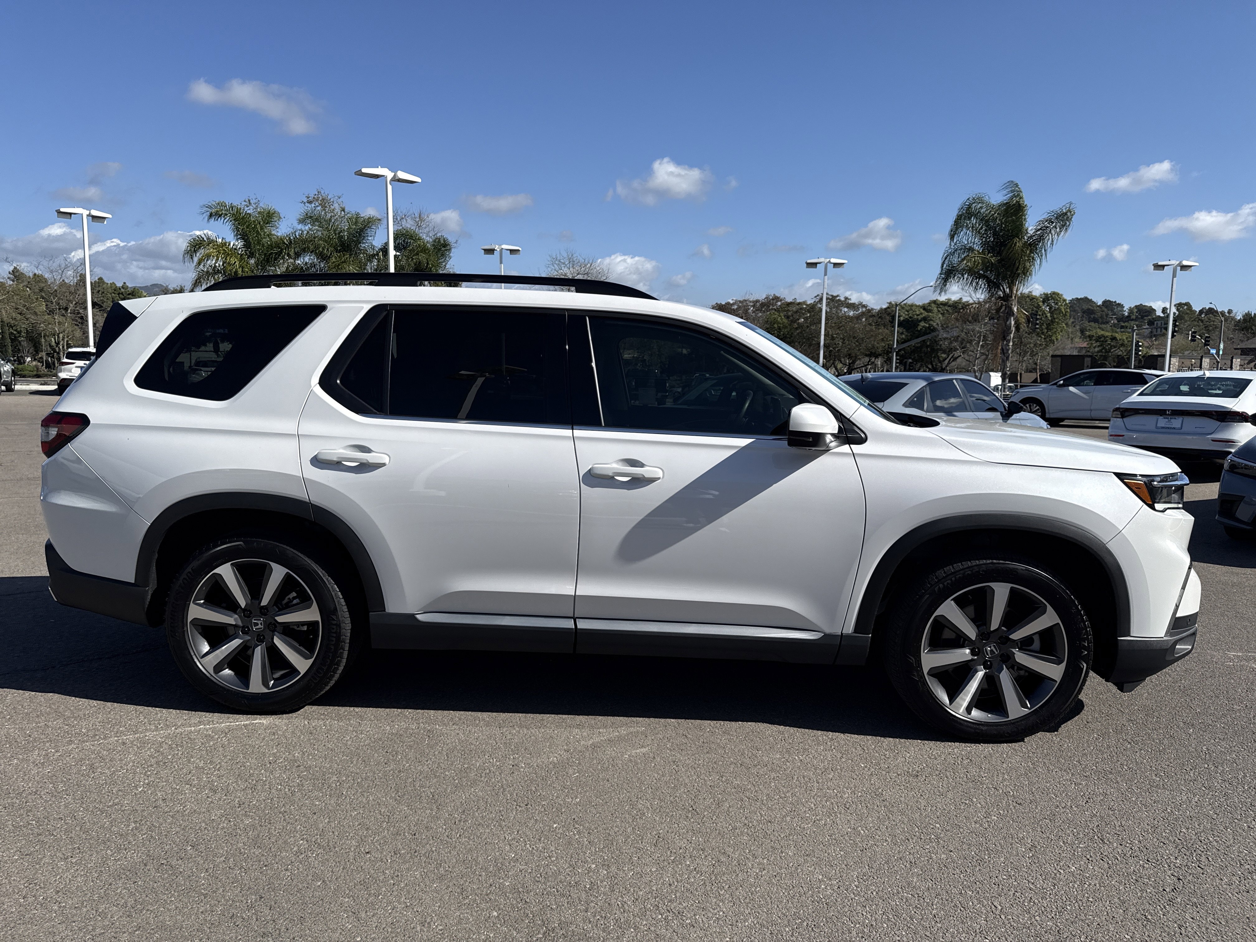 Used 2024 Honda Pilot Elite image 6