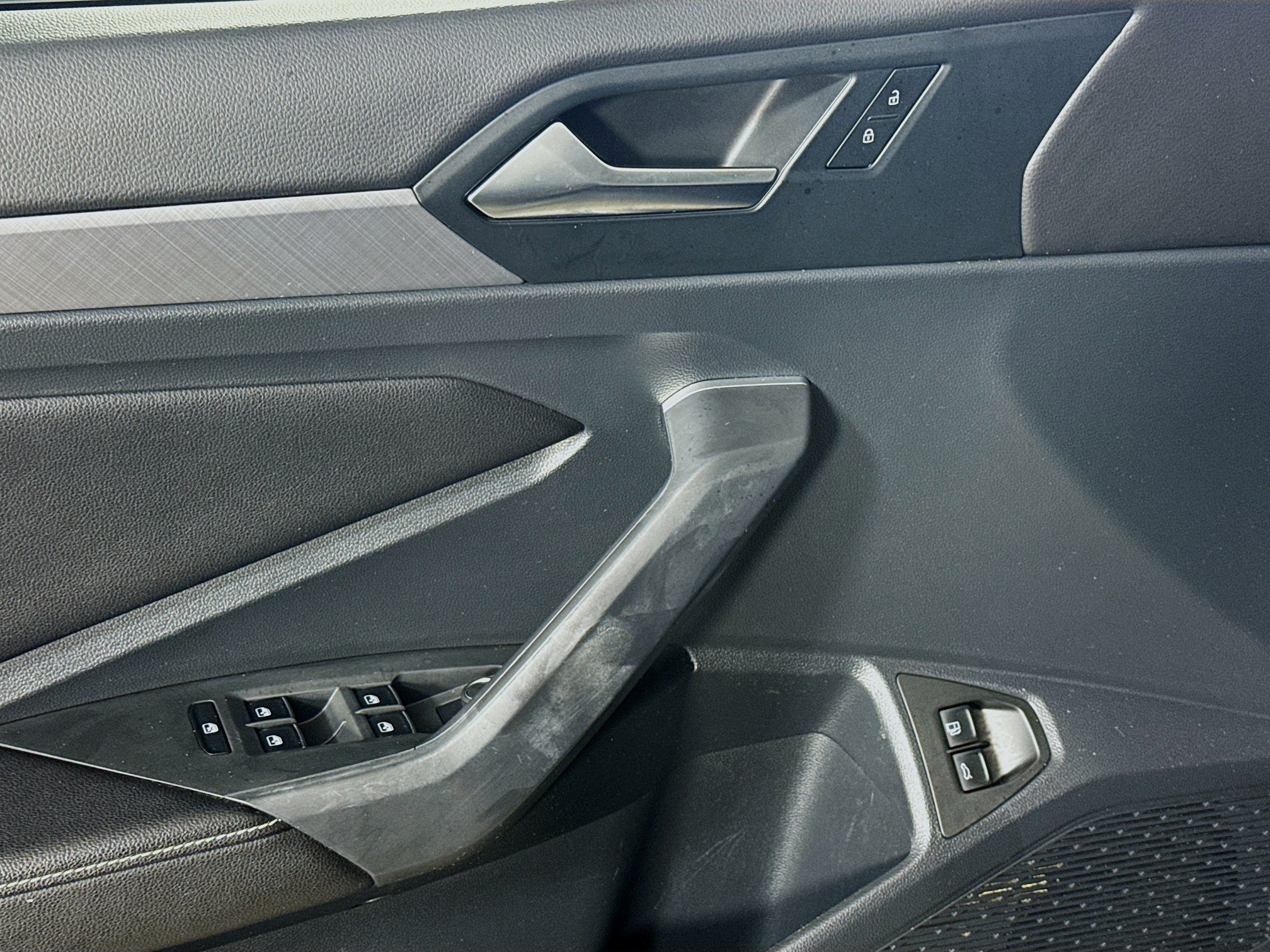 Used 2023 Volkswagen Jetta SE w/ Panoramic Sunroof Package FWD image 24