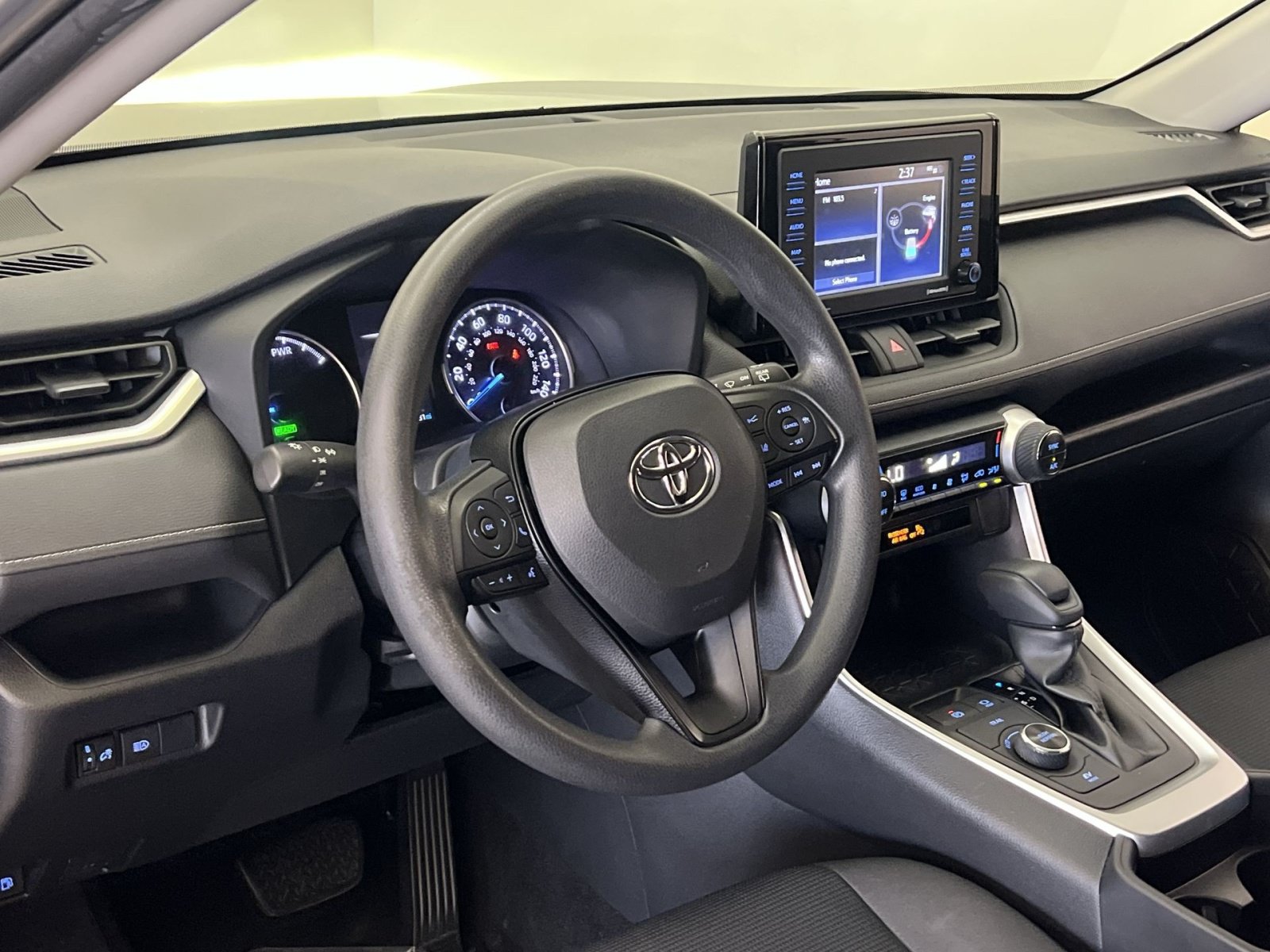 Used 2020 Toyota RAV4 LE w/ All Weather Liner Package AWD/4WD image 15