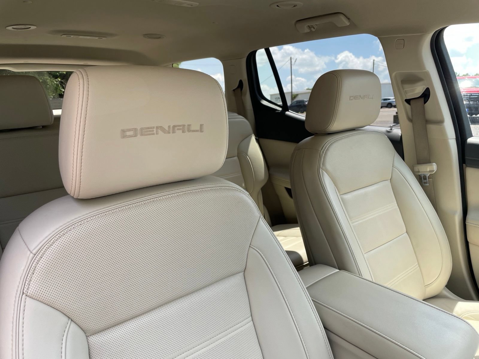Used 2023 GMC Acadia Denali FWD image 39