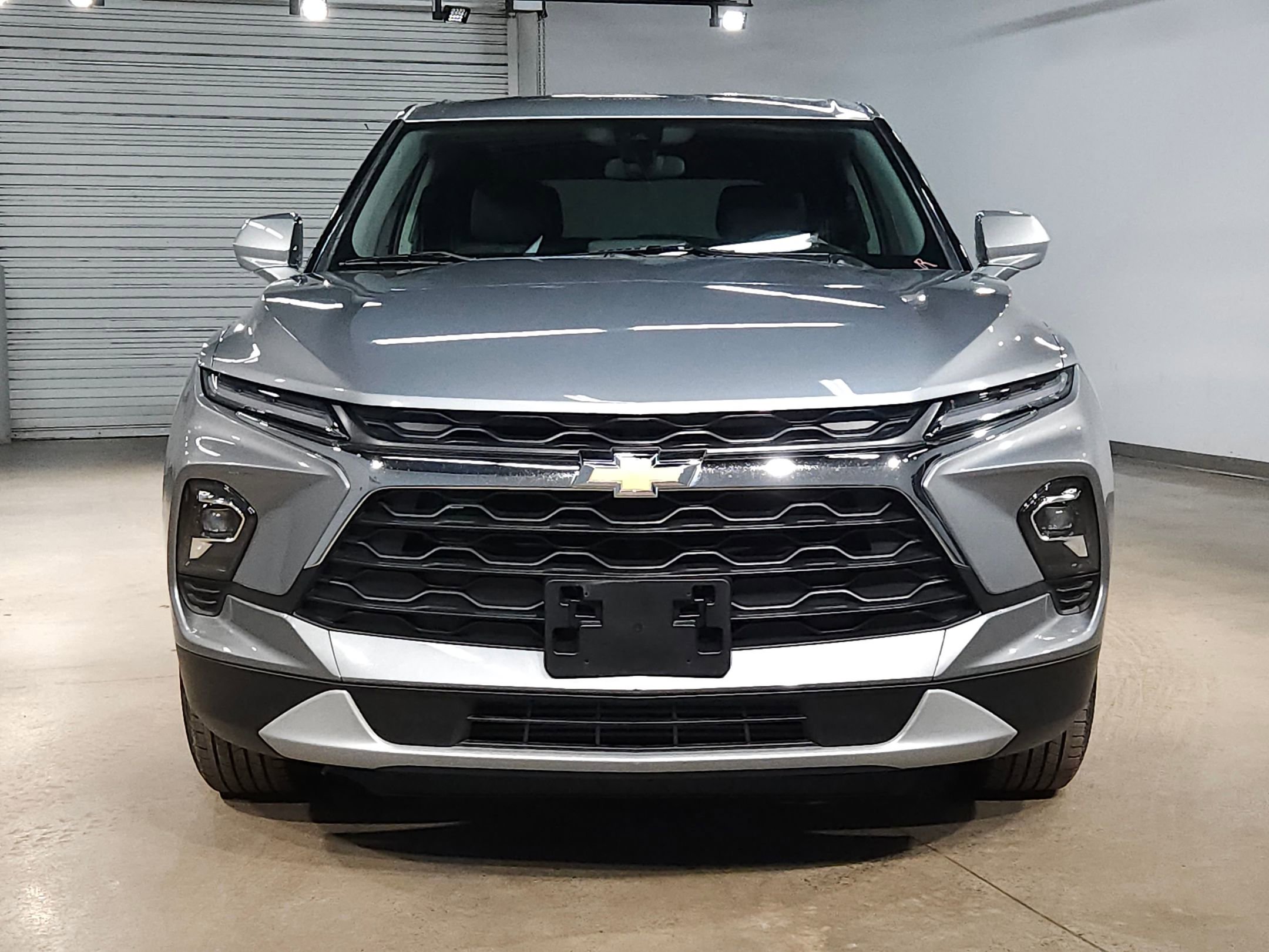 Used 2025 Chevrolet Blazer LT image 2