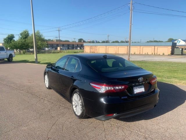 Used 2019 Toyota Camry XLE w/ Navigation Package FWD image 4