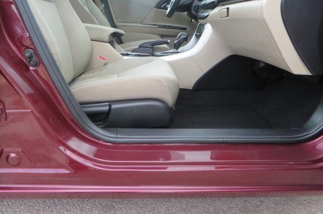 Used 2016 Honda Accord LX image 32