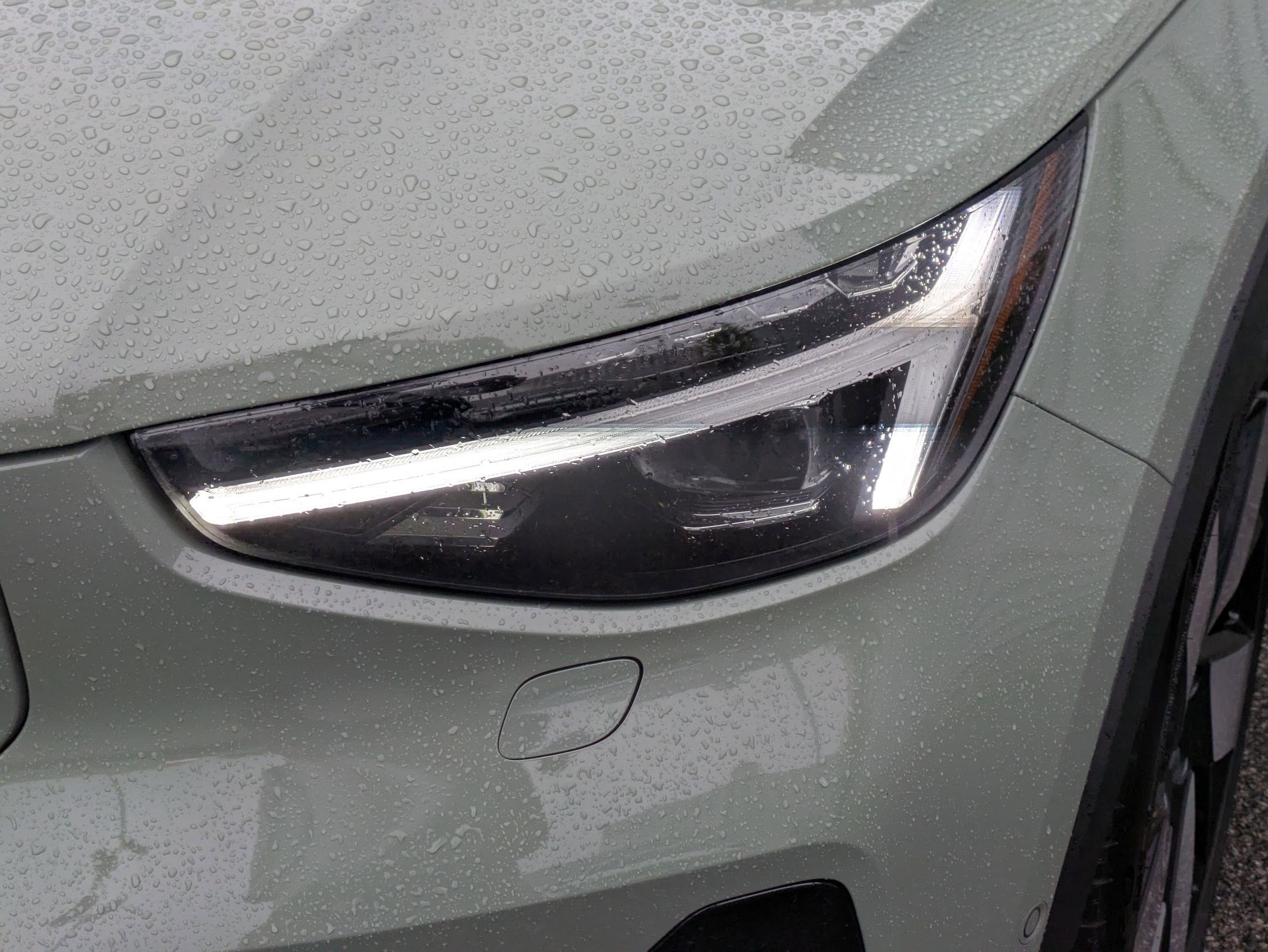 Used 2023 Volvo XC40 Recharge Ultimate image 10