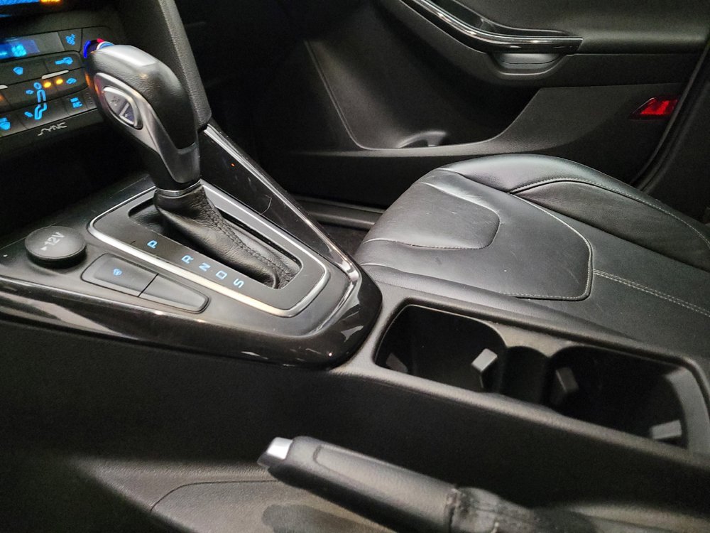 Used 2018 Ford Focus Titanium w/ Titanium Technology Package FWD image 26
