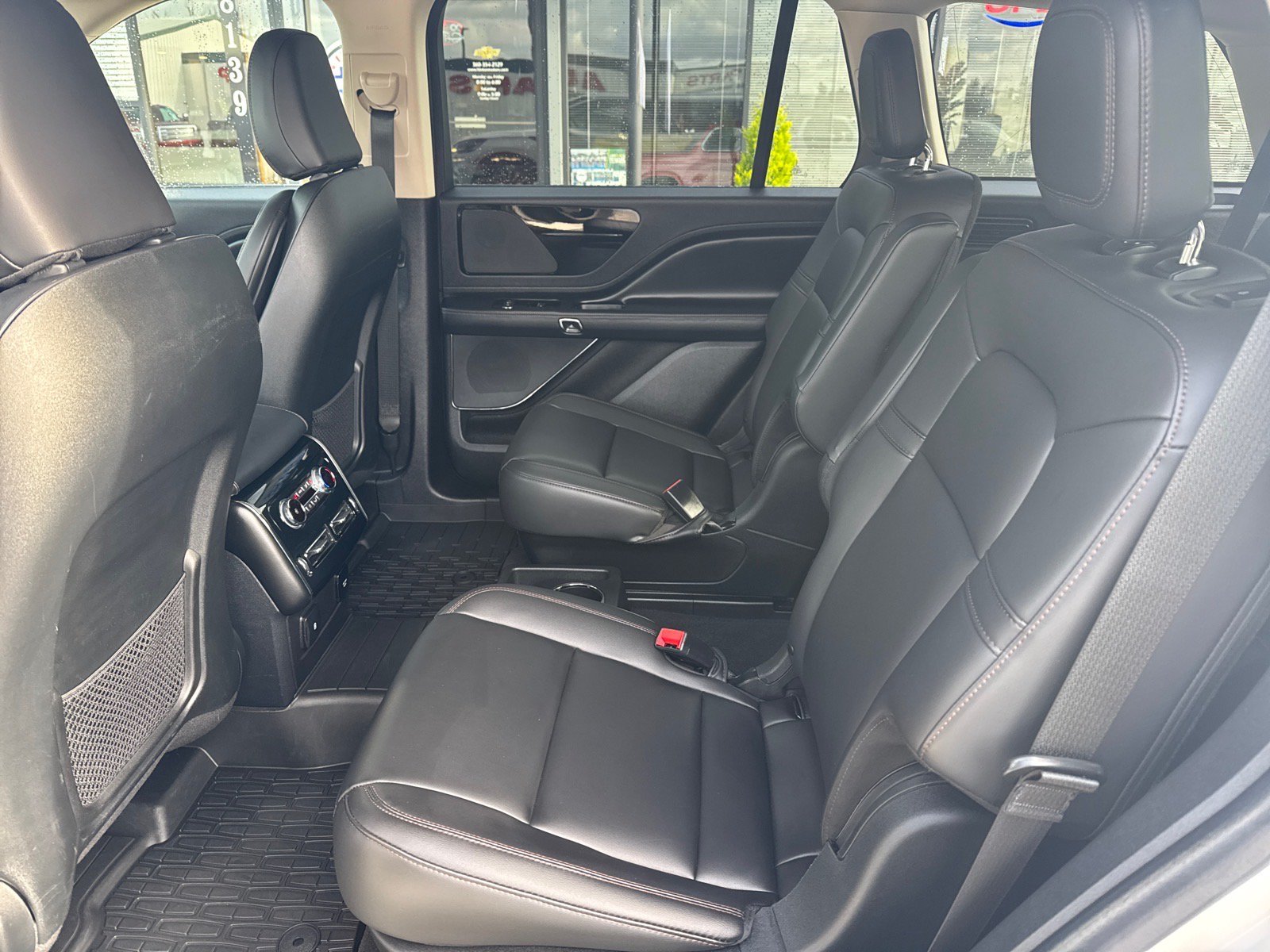 Used 2022 Lincoln Aviator AWD w/ Premium Package image 9