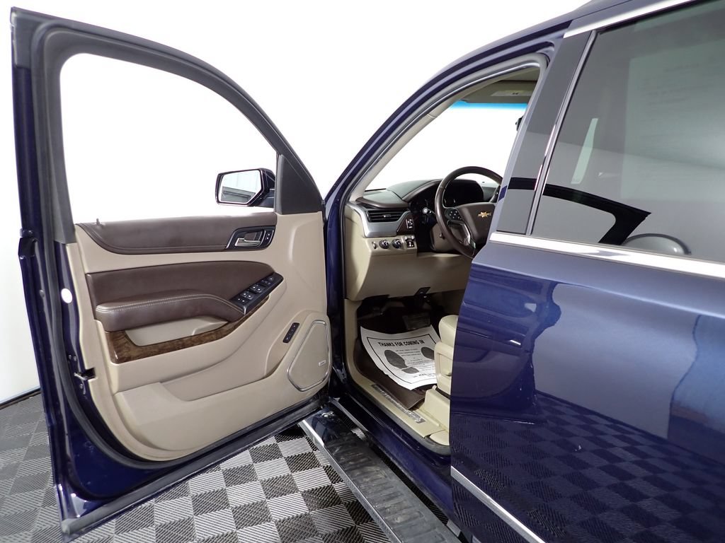 Used 2018 Chevrolet Suburban LT w/ LT Signature Package AWD/4WD image 20