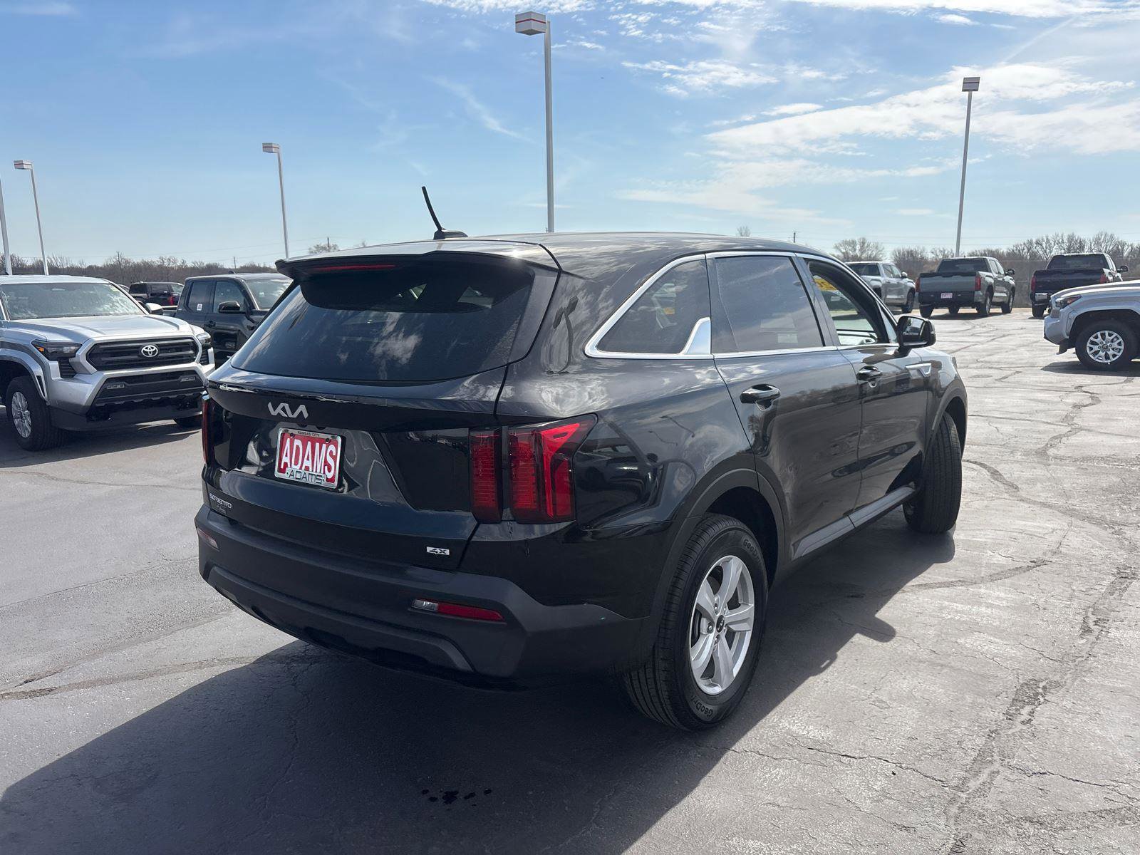 Used 2023 Kia Sorento LX AWD/4WD image 8