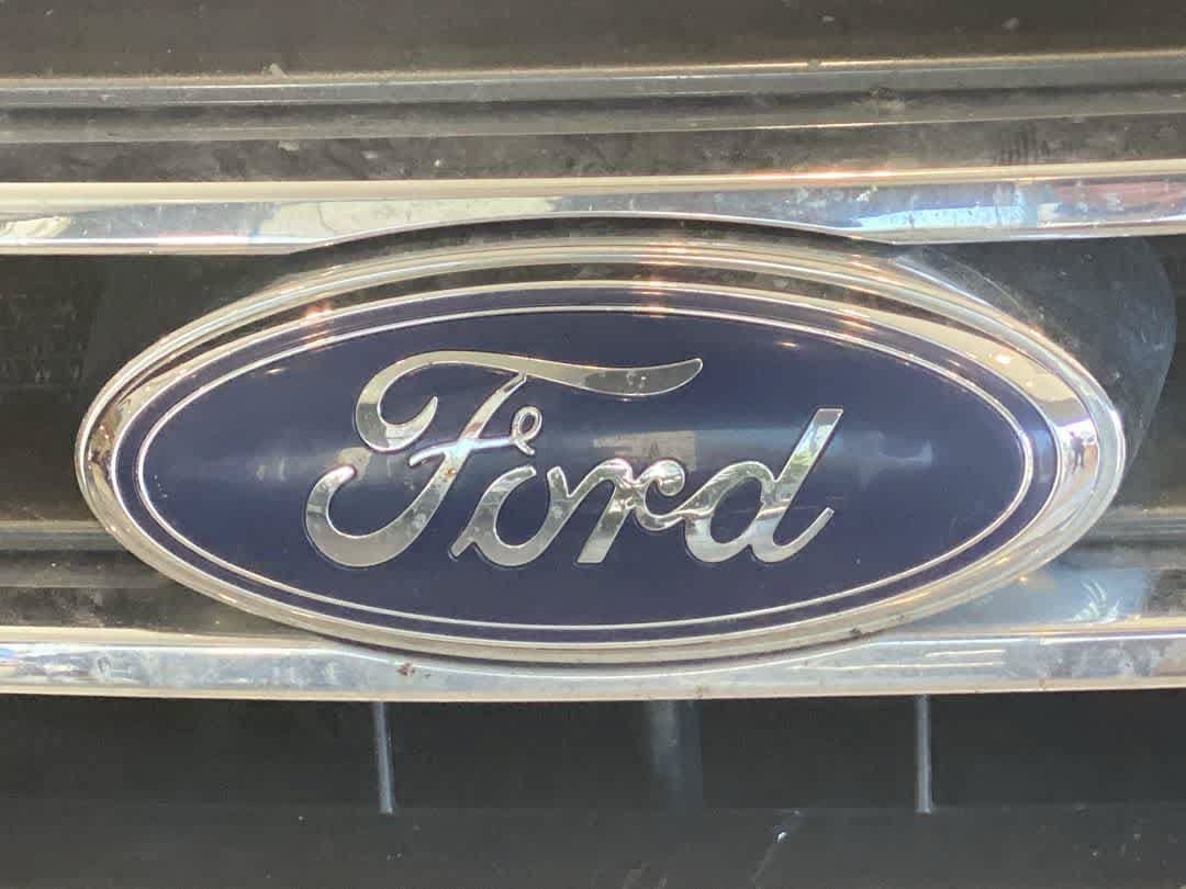 Used 2017 Ford Expedition XLT w/ Equipment Group 202A AWD/4WD image 10