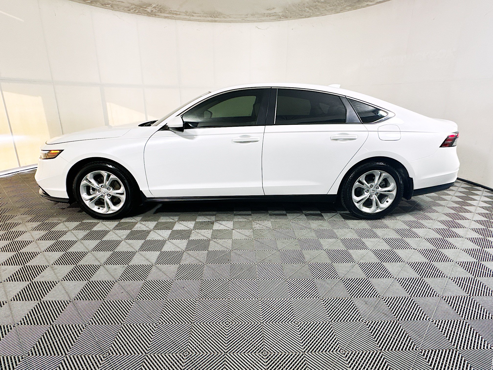 Used 2023 Honda Accord LX image 6
