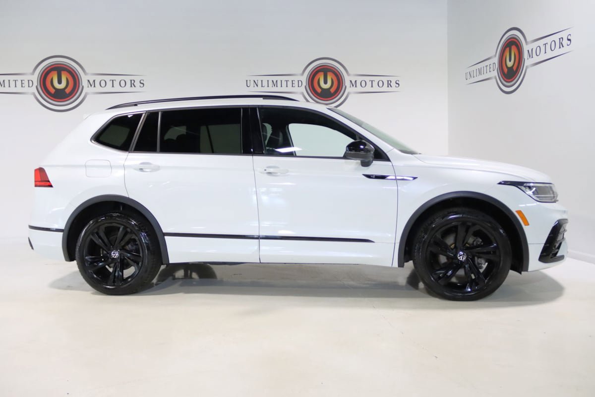 Used 2023 Volkswagen Tiguan SE R-Line AWD/4WD image 5