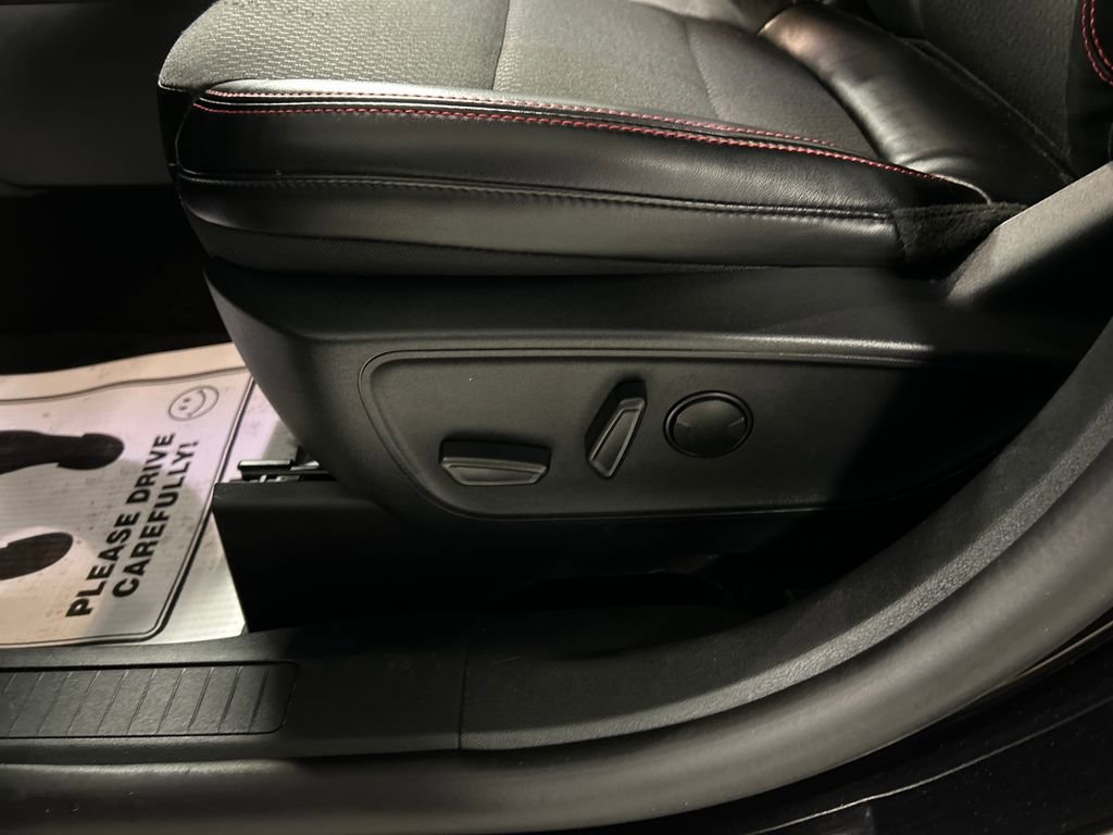 Used 2025 Ford Escape ST-Line image 12