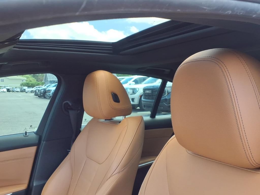 Used 2021 BMW 330i Sedan w/ Premium Package RWD image 26