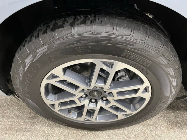Used 2025 Ford Expedition Active AWD/4WD image 15