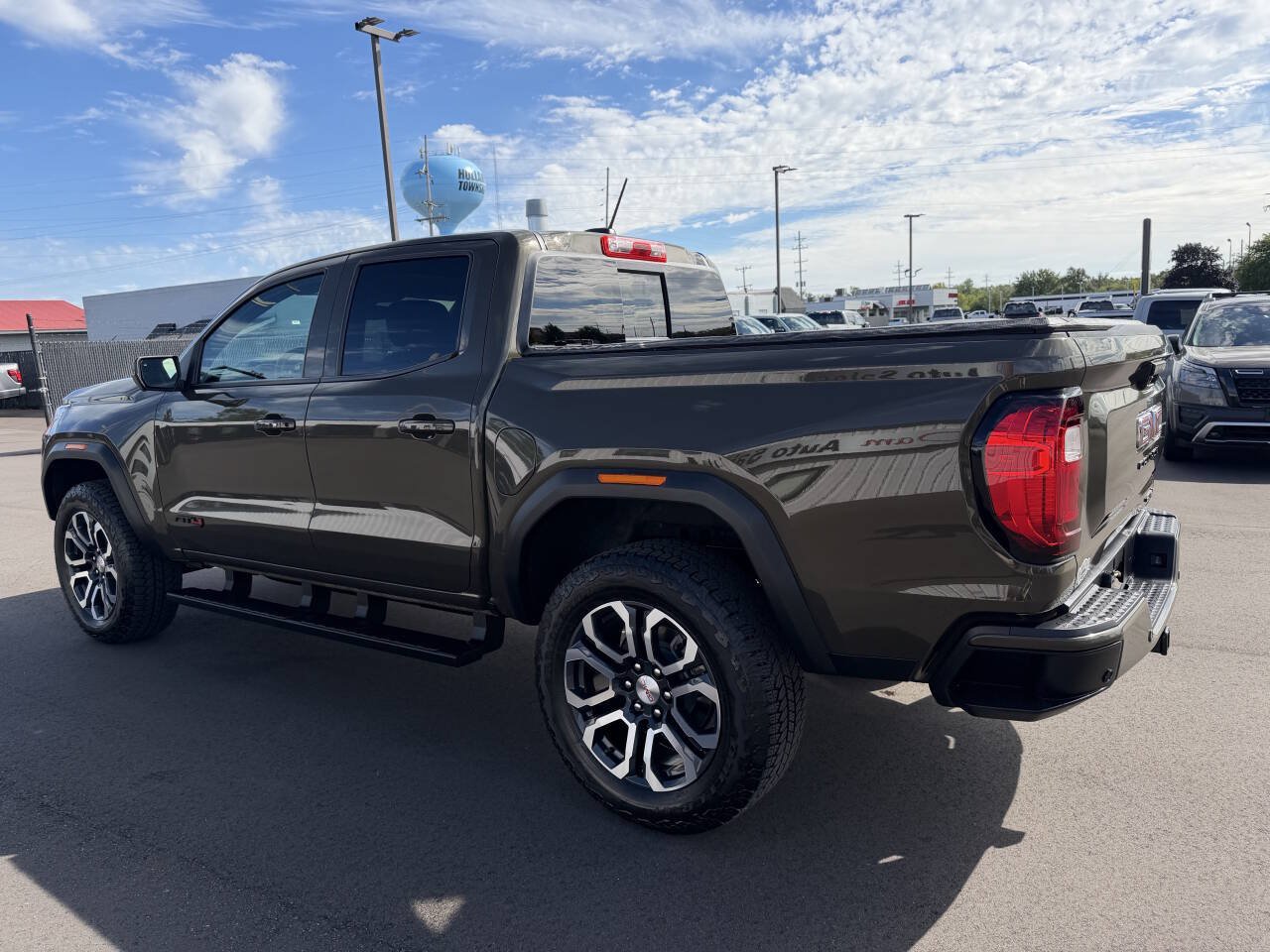 Used 2024 GMC Canyon AT4 w/ AT4 Premium Package AWD/4WD image 6