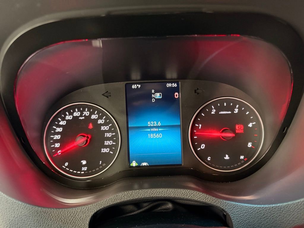 Used 2022 Mercedes-Benz Sprinter 2500 image 32