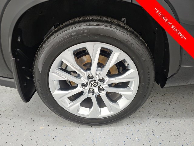 Used 2024 Toyota Highlander Limited AWD/4WD image 7