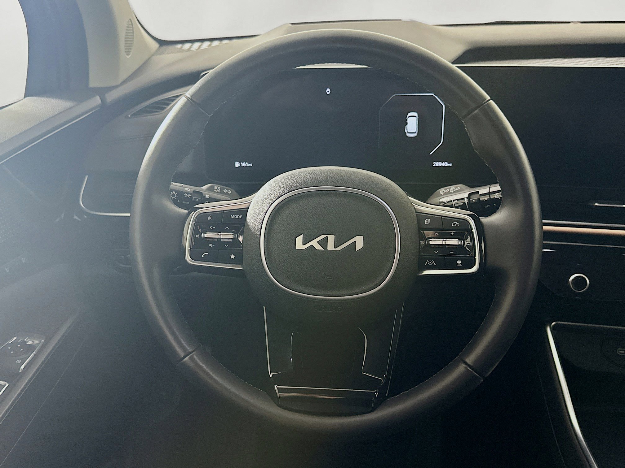 Used 2025 Kia Carnival SX Prestige image 18