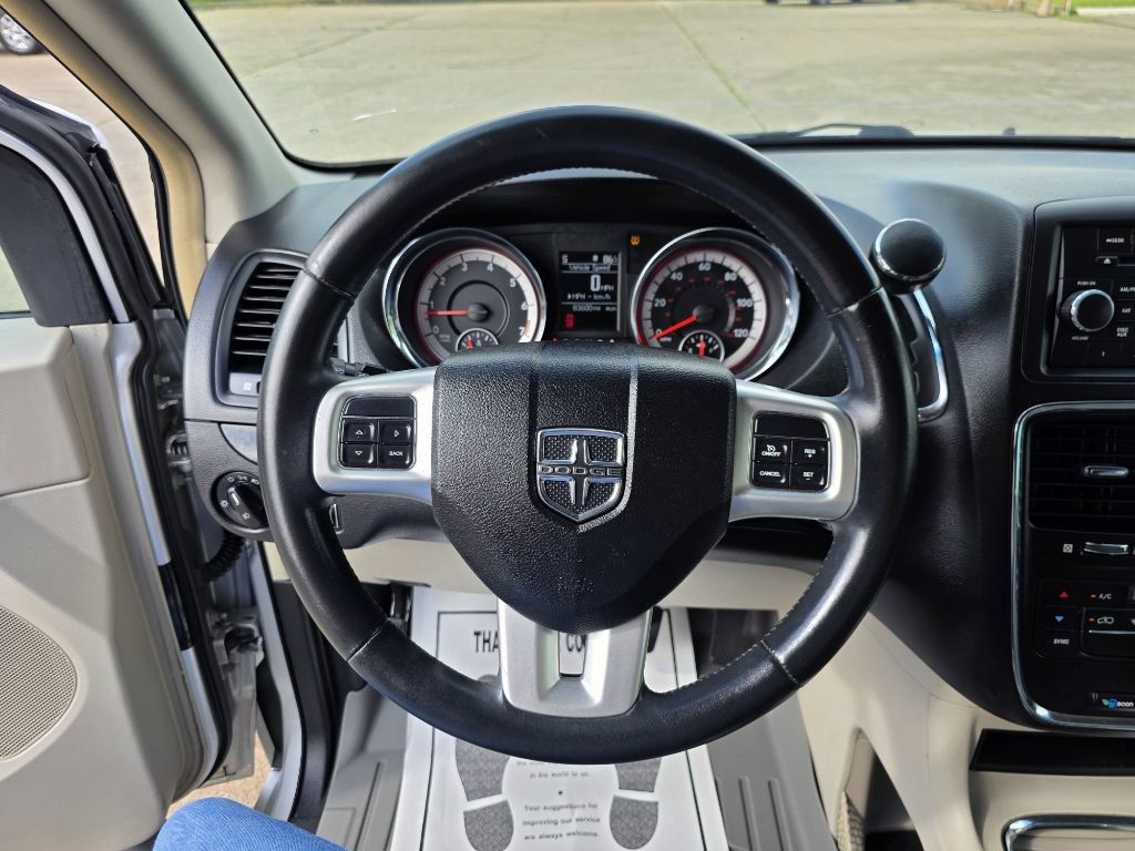 Used 2012 Dodge Grand Caravan Crew FWD image 15