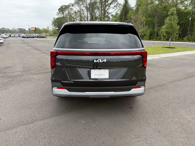 Used 2025 Kia Carnival FWD image 4