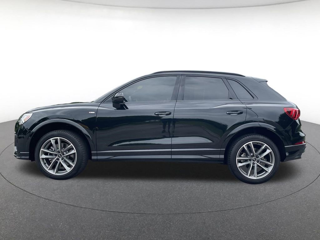 Used 2025 Audi Q3 2.0T Premium AWD/4WD image 2
