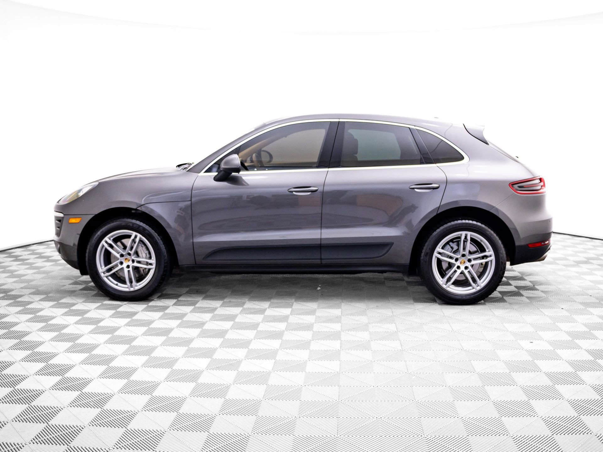 Used 2015 Porsche Macan S AWD/4WD image 2
