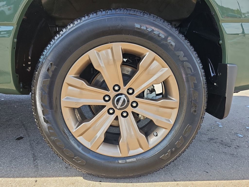Used 2024 Nissan Titan SV w/ SV Bronze Edition Package image 34