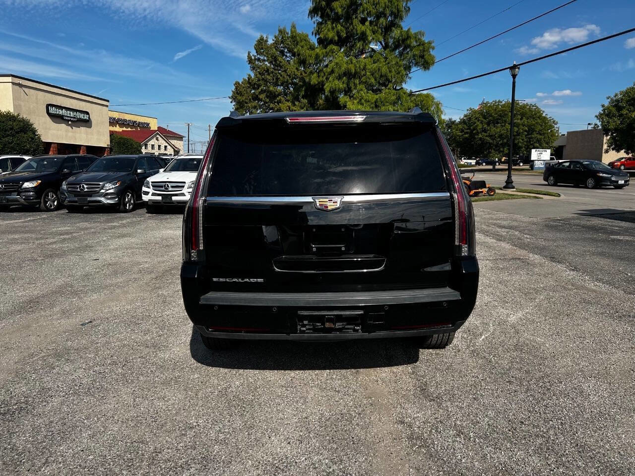 Used 2017 Cadillac Escalade 2WD image 6
