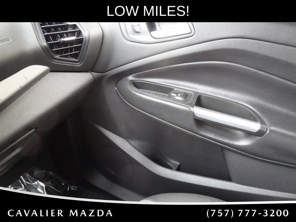 Used 2017 Ford Escape SE FWD image 31