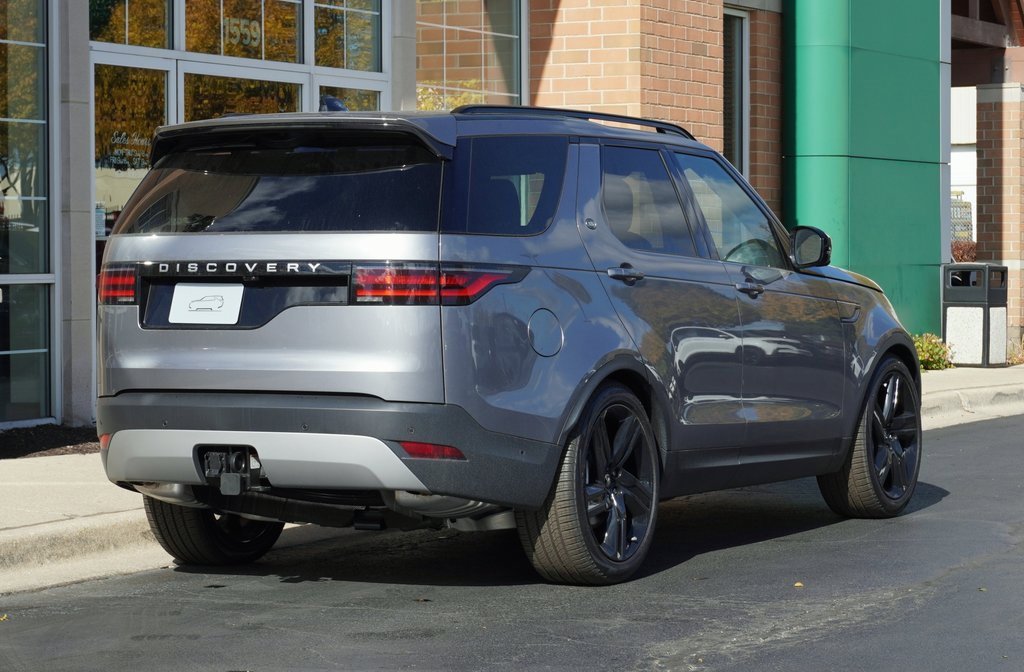 New 2025 Land Rover Discovery S image 7