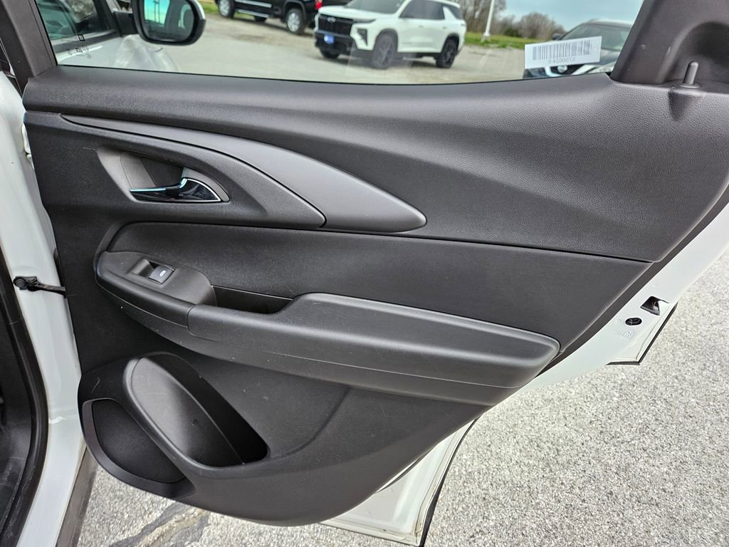 Used 2025 Chevrolet TrailBlazer LT AWD/4WD image 26