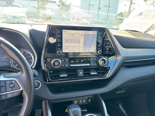 Used 2022 Toyota Highlander XLE image 19