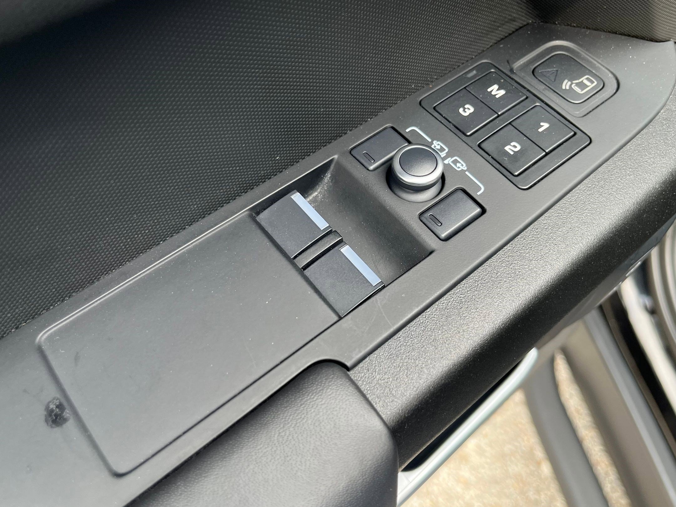 Used 2022 Land Rover Defender 90 V8 image 12