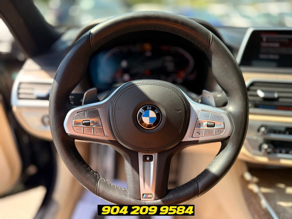 Used 2020 BMW 740i w/ Luxury Rear Seating Package RWD image 17