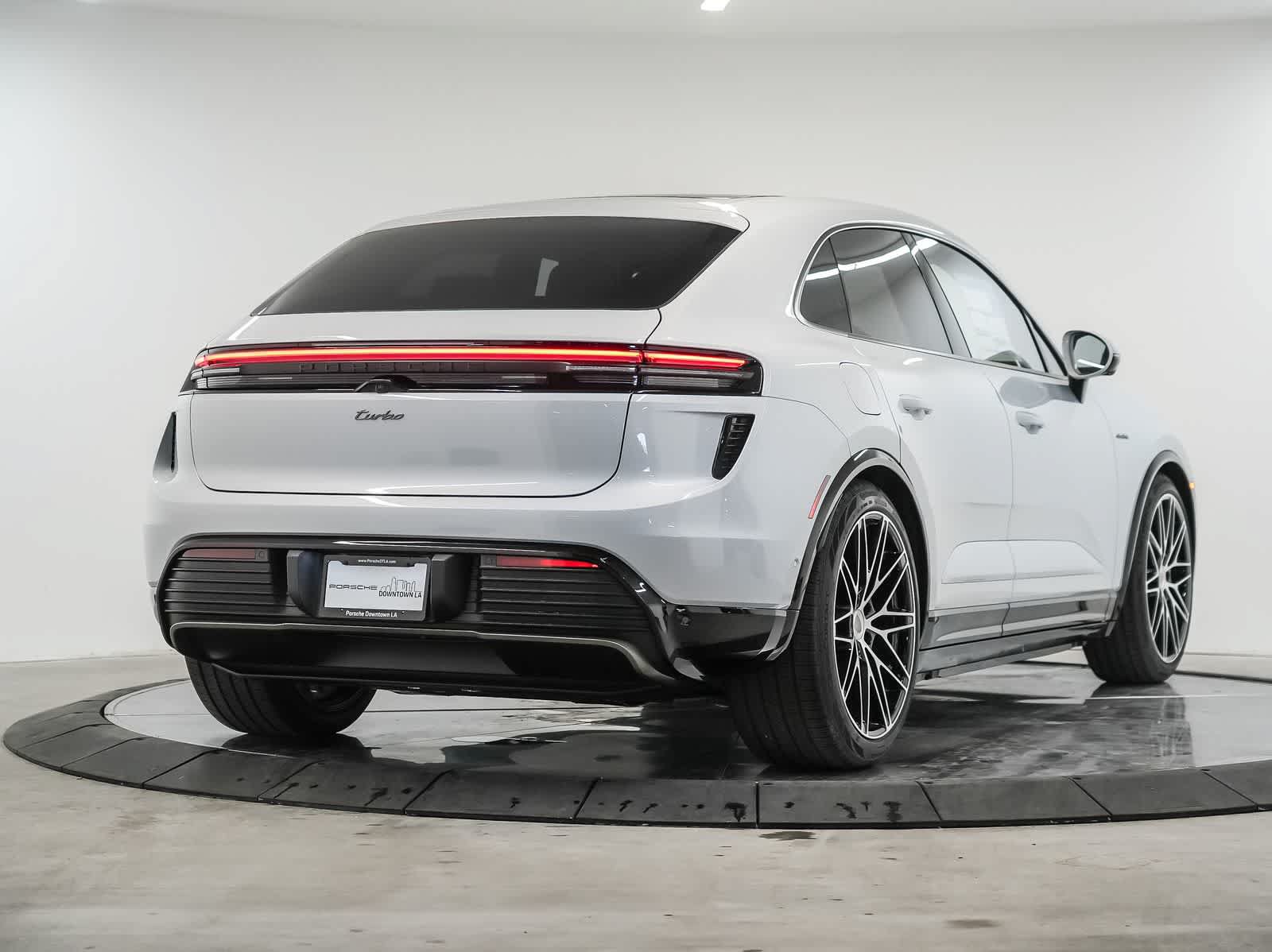 New 2026 Porsche Macan Turbo Electric AWD/4WD image 9