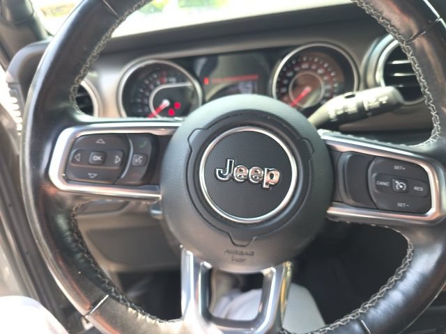 Used 2022 Jeep Wrangler Unlimited Rubicon w/ LED Lighting Group AWD/4WD image 14
