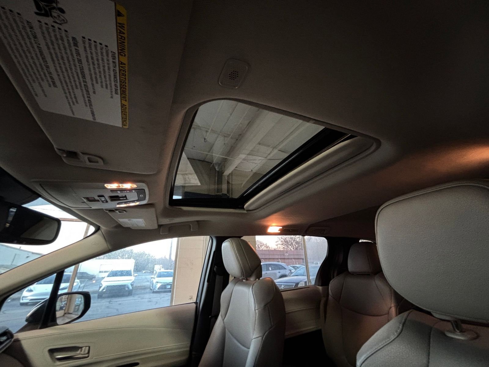 Used 2025 Toyota Sienna XLE image 31